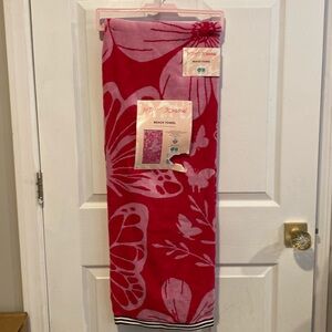 BNWT BETSEY JOHNSON Pink Floral Beach Towel